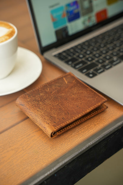 Minimal Bi-Fold Oil Brown Full Grain Leather Wallet