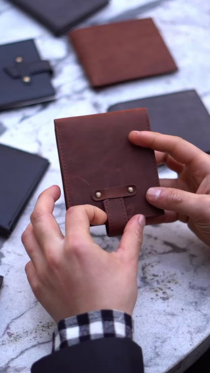 Loop Lock Dust Brown Full Grain Leather Wallet